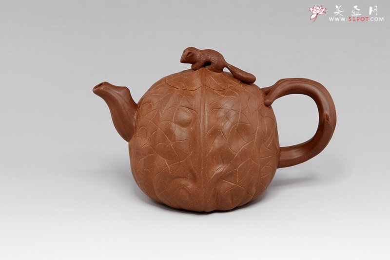 紫砂壶图片：松鼠核桃壶 - 宜兴紫砂壶网