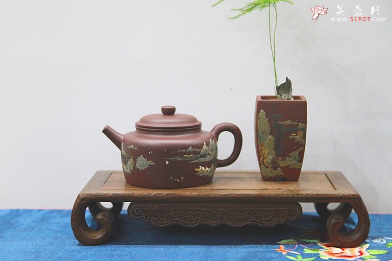 紫砂壶图片：泥绘德中壶（张烨泥绘） - 宜兴紫砂壶网
