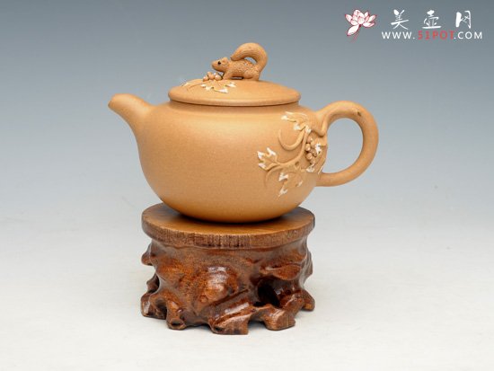 紫砂壶图片：松鼠葡萄壶 - 宜兴紫砂壶网