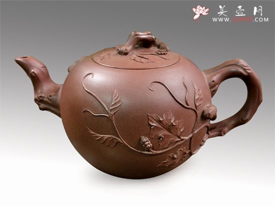 紫砂壶图片：松鼠葡萄 - 宜兴紫砂壶网