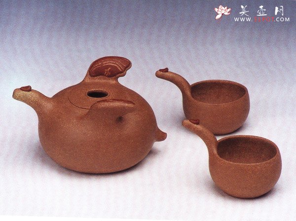 紫砂壶图片：平沙落燕套壶 - 宜兴紫砂壶网