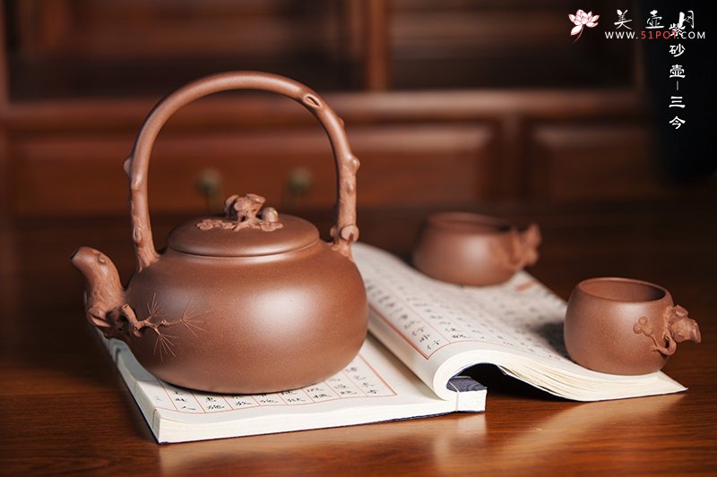 紫砂壶图片：松泉漱石 - 宜兴紫砂壶网