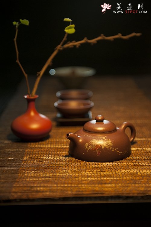 紫砂壶图片：得天独厚 - 宜兴紫砂壶网