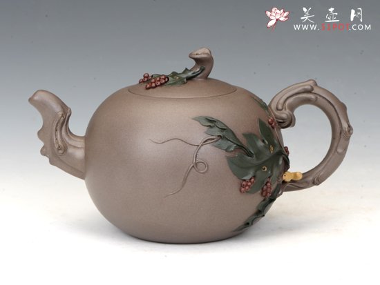 紫砂壶图片：松鼠葡萄 - 宜兴紫砂壶网