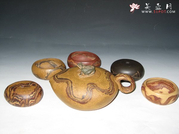 紫砂壶图片：蛙鸣石趣茶具 - 宜兴紫砂壶网