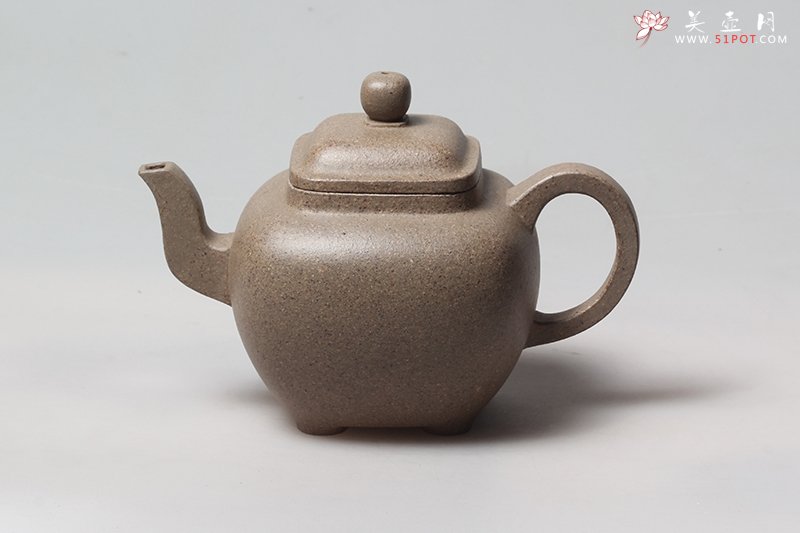 紫砂壶图片：四方圆足 - 宜兴紫砂壶网