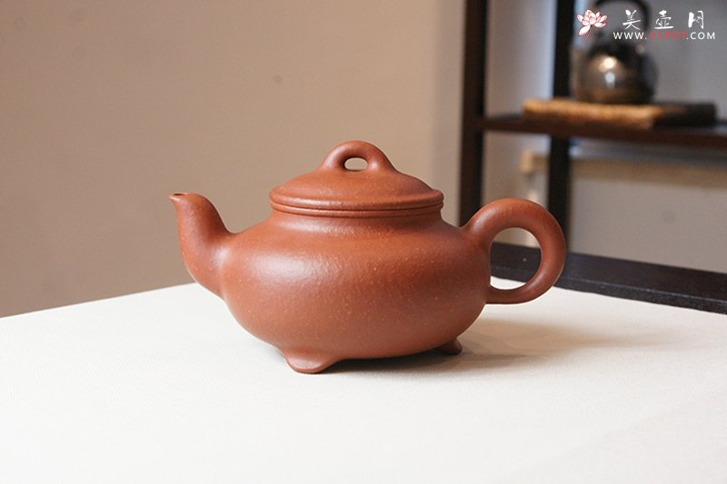 紫砂壶图片：三足友泉 - 宜兴紫砂壶网
