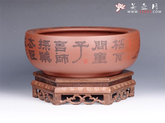 紫砂壶图片：陶刻水洗 - 宜兴紫砂壶网