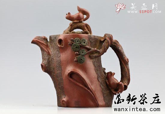 紫砂壶图片：早期高工邵新和制做雕刻=[松椿壶]证书齐全(绝品) - 宜兴紫砂壶网