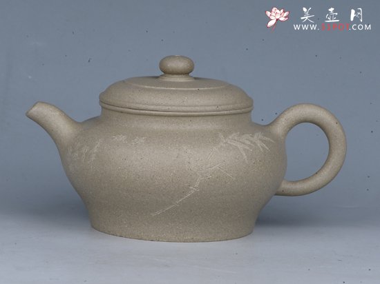 紫砂壶图片：虚扁 容量：200cc  泥料：本山绿泥 - 宜兴紫砂壶网