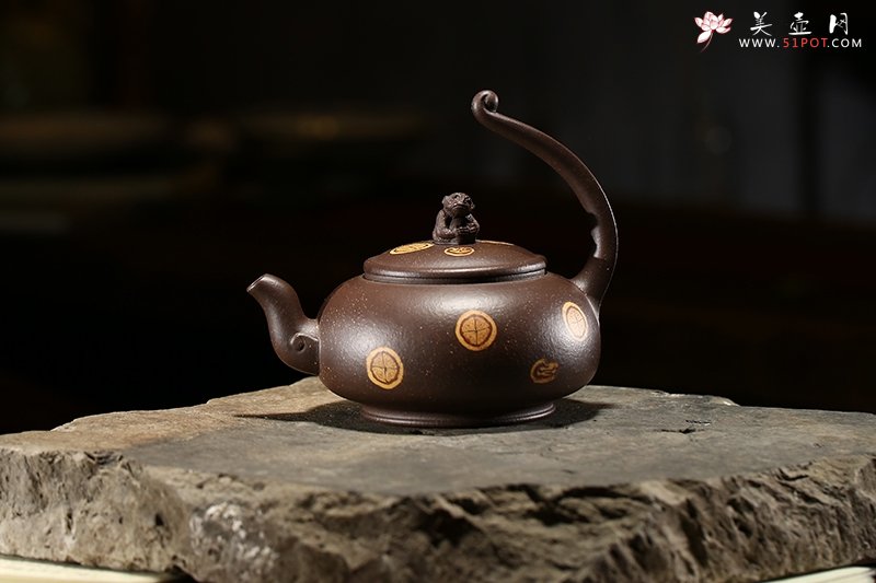 紫砂壶图片：灵猴献瑞 - 宜兴紫砂壶网