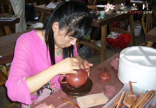 紫砂壶图片：全手工大赛现场 - 宜兴紫砂壶网