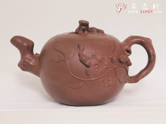 紫砂壶图片：松鼠葡萄 - 宜兴紫砂壶网