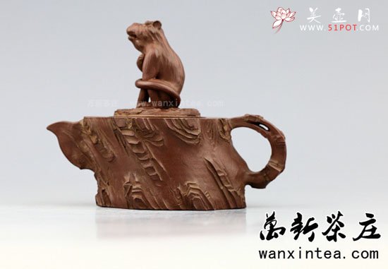 紫砂壶图片：=(早期)高工邵新和制做雕刻=[金猴望月壶] 证书齐全 - 宜兴紫砂壶网