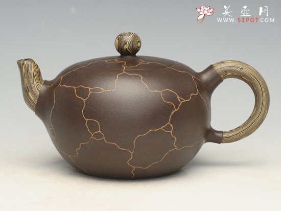 紫砂壶图片：卧虎戏珠 - 宜兴紫砂壶网