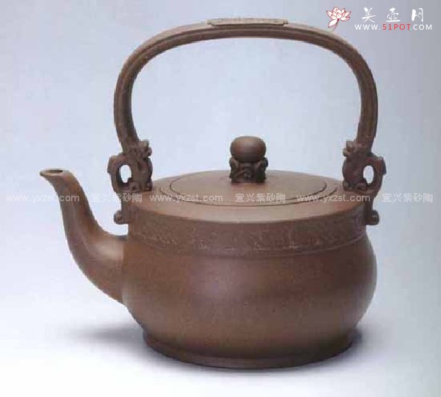 紫砂壶图片：双龙戏珠提梁壶 - 宜兴紫砂壶网
