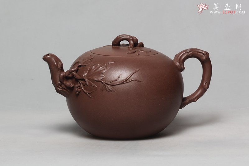 紫砂壶图片：松鼠葡萄 - 宜兴紫砂壶网