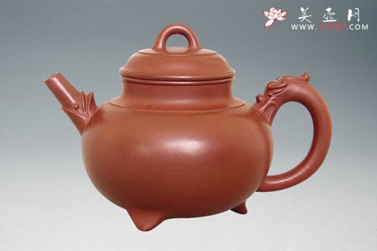 紫砂壶图片：三足篆书 - 宜兴紫砂壶网