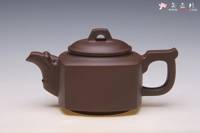 紫砂壶图片：虎虎生威壶 - 宜兴紫砂壶网