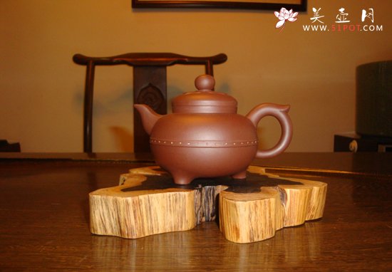 紫砂壶图片：三足如意 - 宜兴紫砂壶网