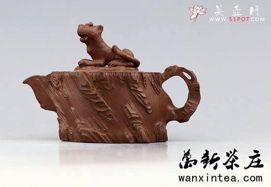 紫砂壶图片：宜兴紫砂=(早期)高工邵新和制做雕刻=[虎泉壶]II(绝品) - 宜兴紫砂壶网