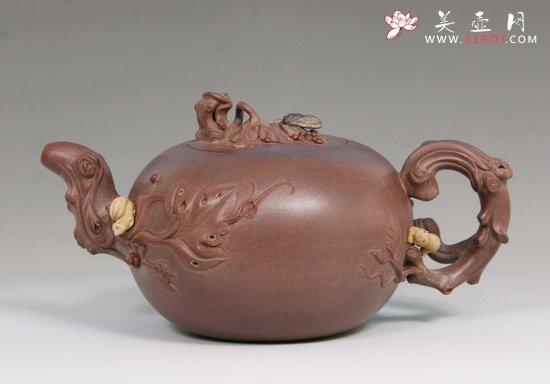 紫砂壶图片：松鼠葡萄 - 宜兴紫砂壶网