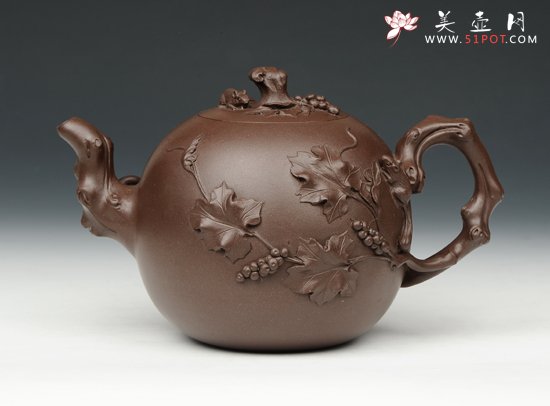 紫砂壶图片：松鼠葡萄 - 宜兴紫砂壶网