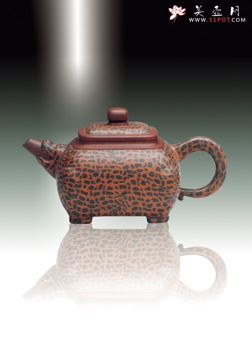 紫砂壶图片：古兽豹方壶 - 宜兴紫砂壶网