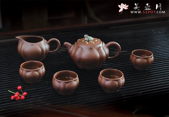 紫砂壶图片：莲花青蛙套壶 - 宜兴紫砂壶网