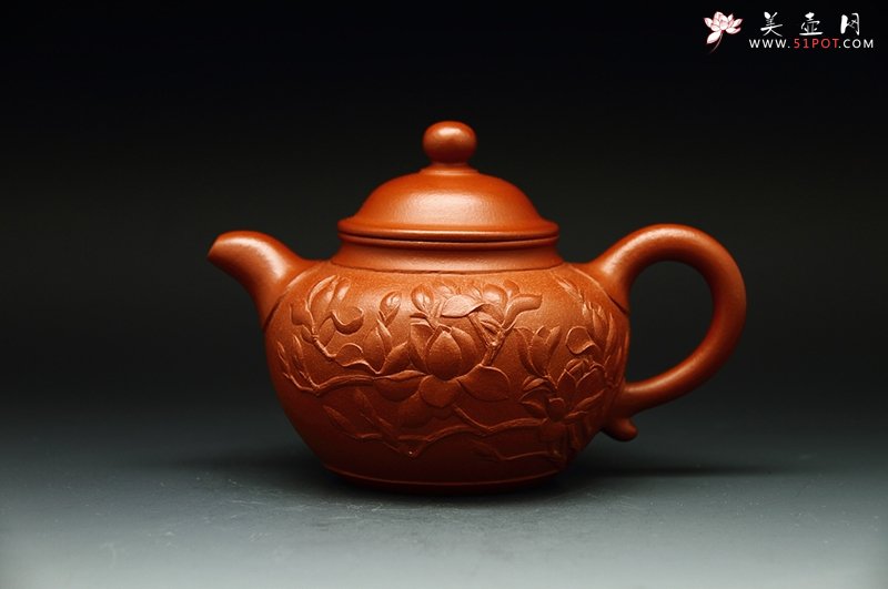 紫砂壶图片：全浮刻玉兰壶 - 宜兴紫砂壶网