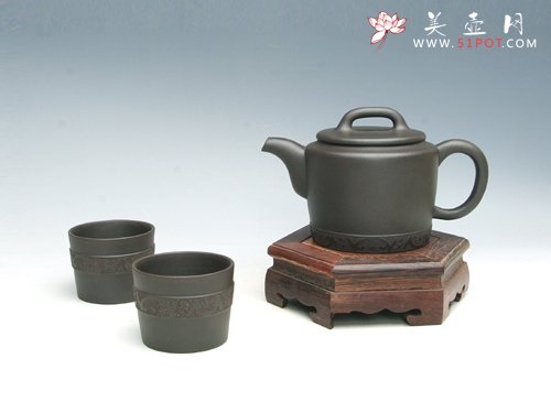 紫砂壶图片：2007年，作品《心境》荣获首届东方工艺美术之都博览会金奖 - 宜兴紫砂壶网