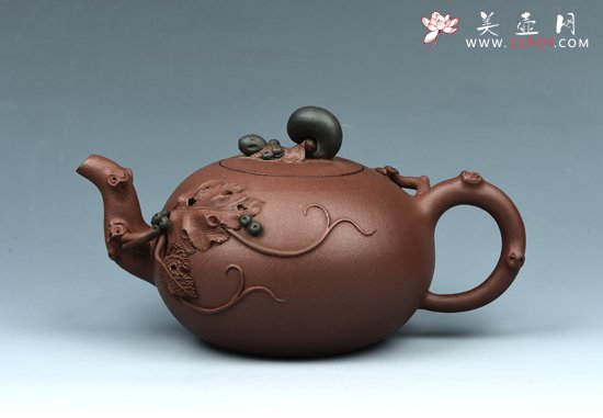 紫砂壶图片：松鼠葡萄 - 宜兴紫砂壶网