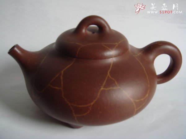 紫砂壶图片：三足冰纹石瓢 - 宜兴紫砂壶网