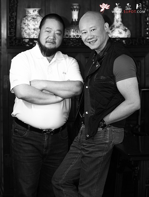 紫砂壶图片：与师傅吕俊杰合影 - 宜兴紫砂壶网