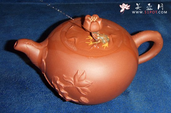 紫砂壶图片：蛙恋池塘 - 宜兴紫砂壶网