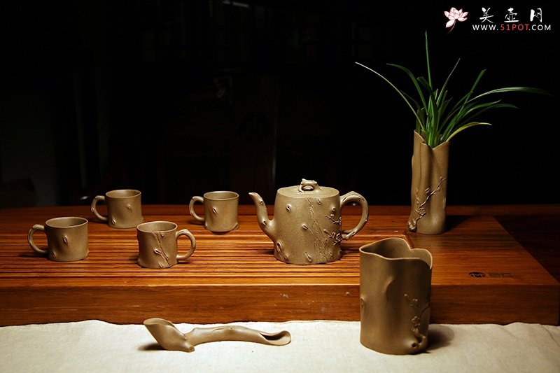 紫砂壶图片：寒梅傲骨 - 宜兴紫砂壶网