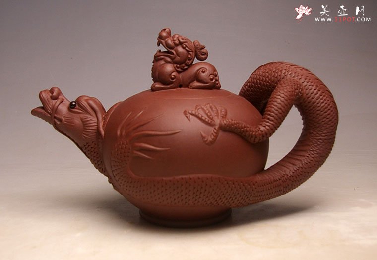 紫砂壶图片：《尊龙壶》09年盛世杰作 - 宜兴紫砂壶网