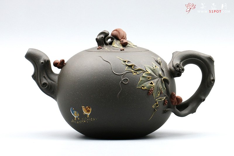 紫砂壶图片：松鼠葡萄壶 - 宜兴紫砂壶网
