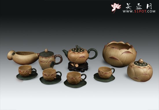 紫砂壶图片：荷塘情趣套壶 - 宜兴紫砂壶网