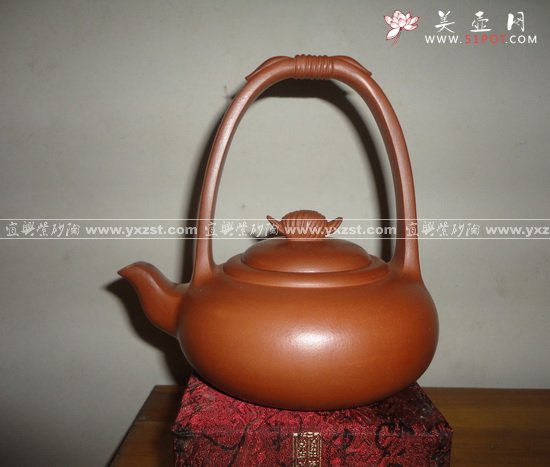 紫砂壶图片：花瓣提梁 - 宜兴紫砂壶网