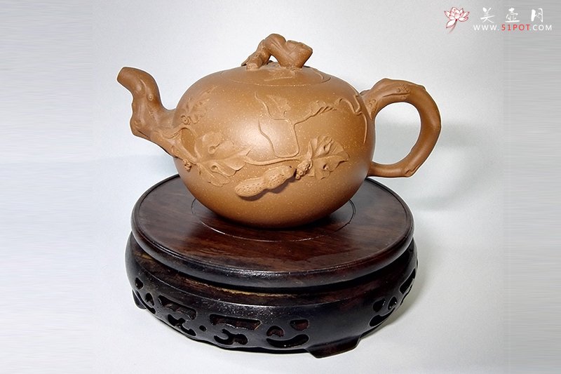 紫砂壶图片：松鼠葡萄 - 宜兴紫砂壶网