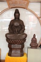 紫砂壶图片：特大观音菩萨（高度168CM） - 宜兴紫砂壶网