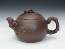 紫砂壶图片：松鼠葡萄 - 宜兴紫砂壶网