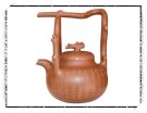 紫砂壶图片：东坡提梁谭泉海铭 - 宜兴紫砂壶网
