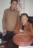 紫砂壶图片：毛国强大师陶刻 - 宜兴紫砂壶网