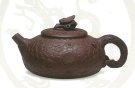 紫砂壶图片：蝉鸣树瘿壶 - 宜兴紫砂壶网
