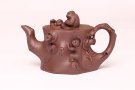 紫砂壶图片：财猴献瑞 - 宜兴紫砂壶网