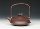 紫砂壶图片：鱼壶提梁 - 宜兴紫砂壶网