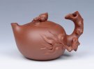 紫砂壶图片：寿桃 13000元 - 宜兴紫砂壶网