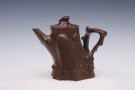 紫砂壶图片：小弯把梅桩壶 - 宜兴紫砂壶网